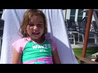 katya and max play a mermaid