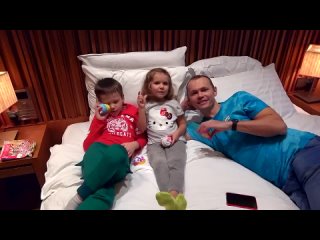 katya and max flew to singapore