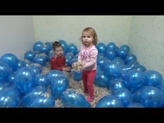 katya and max play balls